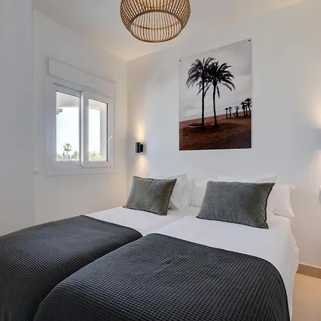 Alegro - Gerenoveerd Direct Aan Zee Estepona